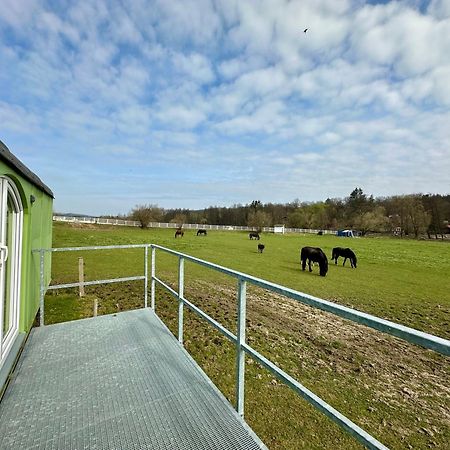 Glamping - Stylova Maringotka V Srdci Ladova Kraje, Pobliz Hlavniho Mesta Prahy Stribrna Skalice Eksteriør billede