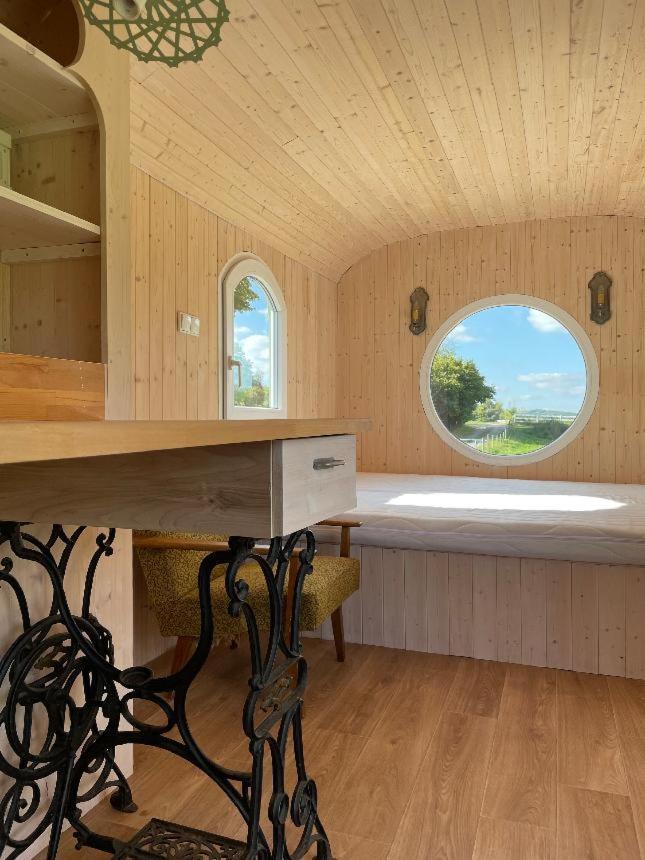 Glamping - Stylova Maringotka V Srdci Ladova Kraje, Pobliz Hlavniho Mesta Prahy Stribrna Skalice Eksteriør billede