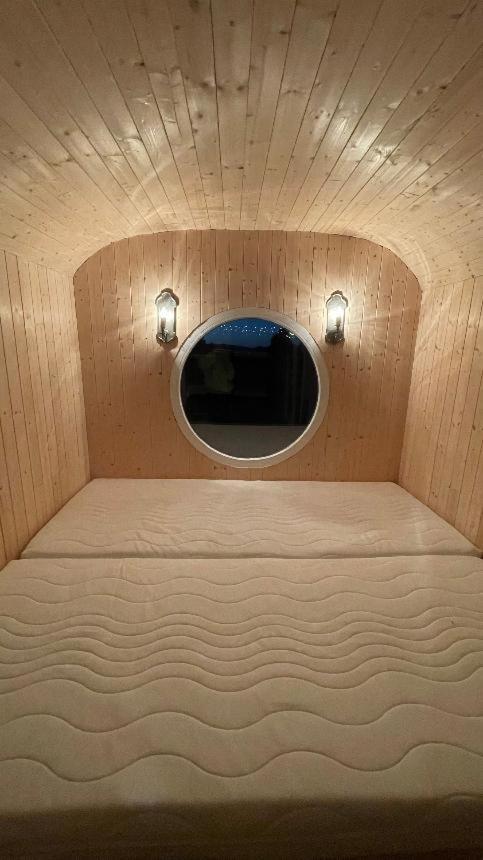 Glamping - Stylova Maringotka V Srdci Ladova Kraje, Pobliz Hlavniho Mesta Prahy Stribrna Skalice Eksteriør billede