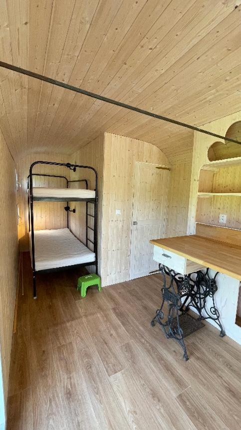 Glamping - Stylova Maringotka V Srdci Ladova Kraje, Pobliz Hlavniho Mesta Prahy Stribrna Skalice Eksteriør billede